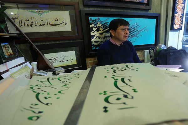 خلق آثار ماندگار با عجین کردن تلاوت و کتابت قرآن