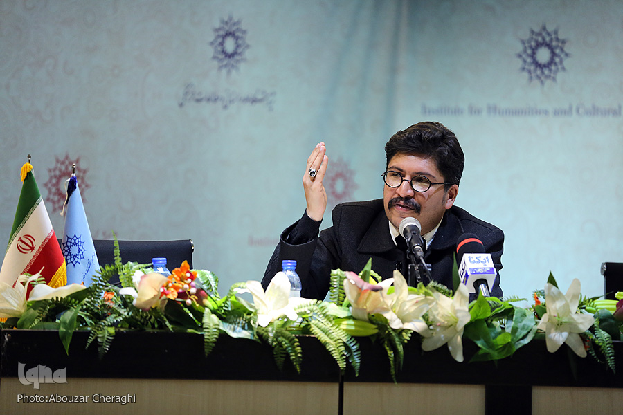 نقد 4 مدعای پورحسن درباره فارابی/ فلسفه اسلامی مبتنی بر تأویل دین است