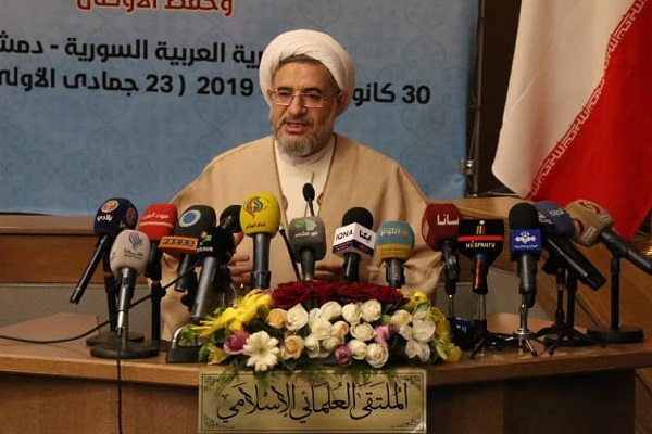 جبهه مقاومت در برابر دشمنان عزت اسلامی ایستاده&zwnj; است