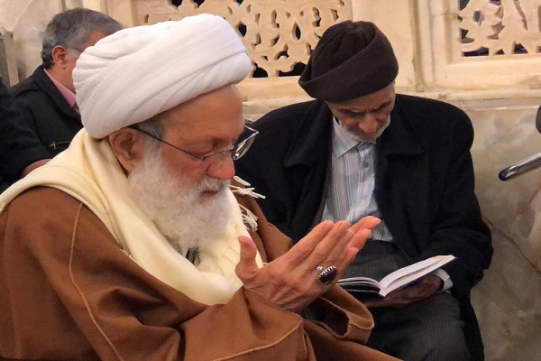 آیت&zwnj;الله عیسی قاسم در حرم امام رضا (ع) + تصاویر