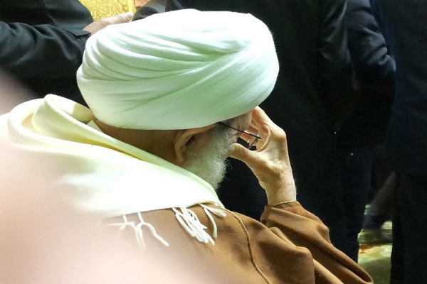 آیت&zwnj;الله عیسی قاسم در حرم امام رضا (ع) + تصاویر