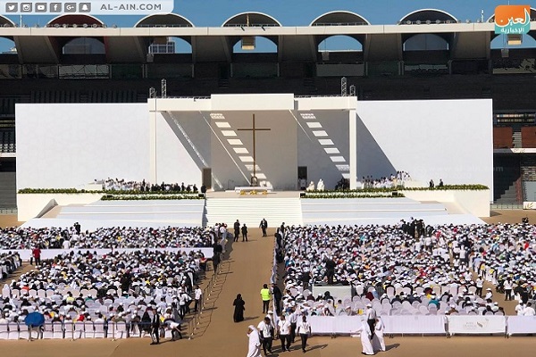 آیین نیایش در ورزشگاه &laquo;زاید&raquo; ابوظبی با حضور پاپ فرانسیس