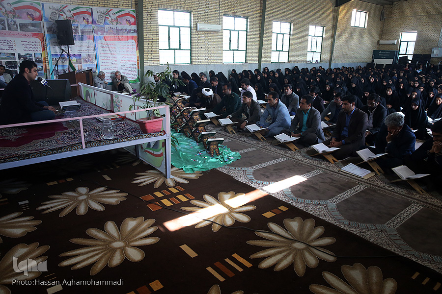 صوت/ تلاوت کاروان انقلاب در عنبرآباد و جیرفت صوت/ تلاوت کاروان انقلاب در عنبرآباد و جیرفت