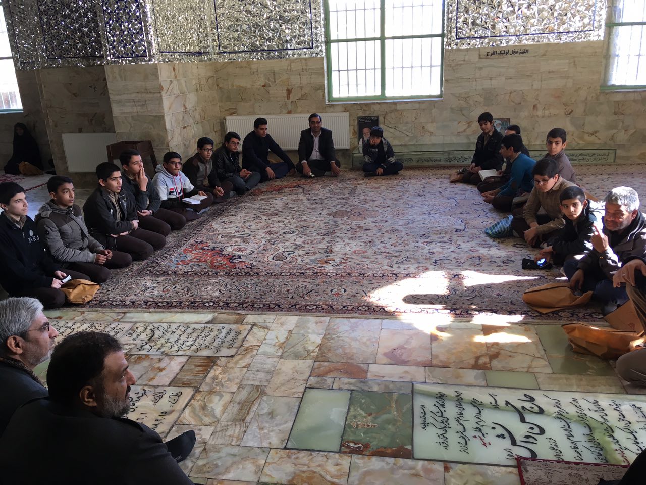 کاروان قرآنی انقلاب بر مزار شهید قرآنی منا کاروان قرآنی انقلاب بر مزار شهید قرآنی منا