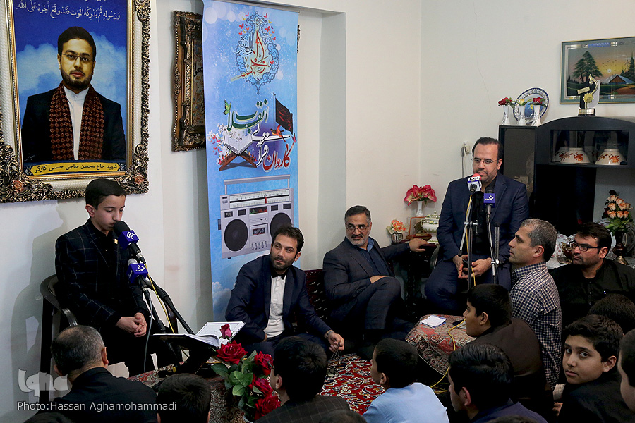میزبانی خانواده شهید منا &laquo;محسن حاجی&zwnj;حسنی&raquo; از کاروان قرآنی انقلاب