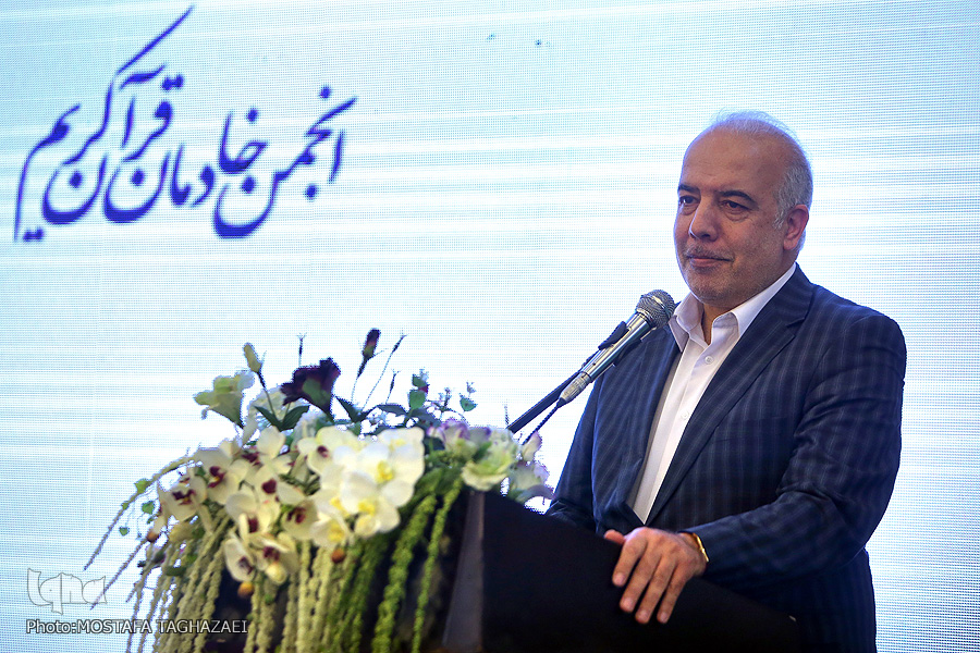 شاخص&zwnj;های انتخاب خادمان قرآن / میزان هدایای نقدی