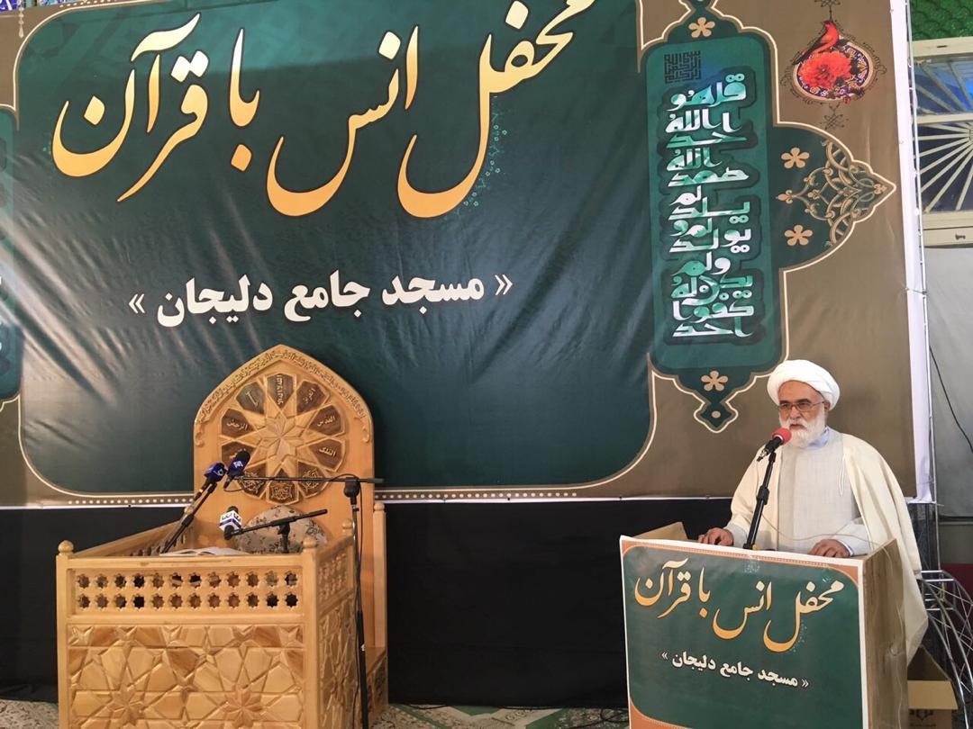 استقبال پرشور مردم دلیجان از کاروان قرآنی انقلاب