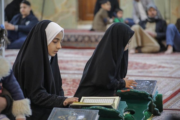 تلاوت مدیر رادیو قرآن ایران در محفل قرآنی آستان عباسی تلاوت مدیر رادیو قرآن ایران در محفل قرآنی آستان عباسی