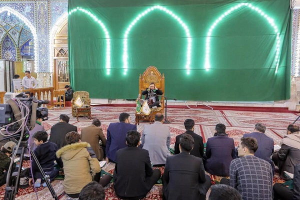 تلاوت مدیر رادیو قرآن ایران در محفل قرآنی آستان عباسی تلاوت مدیر رادیو قرآن ایران در محفل قرآنی آستان عباسی