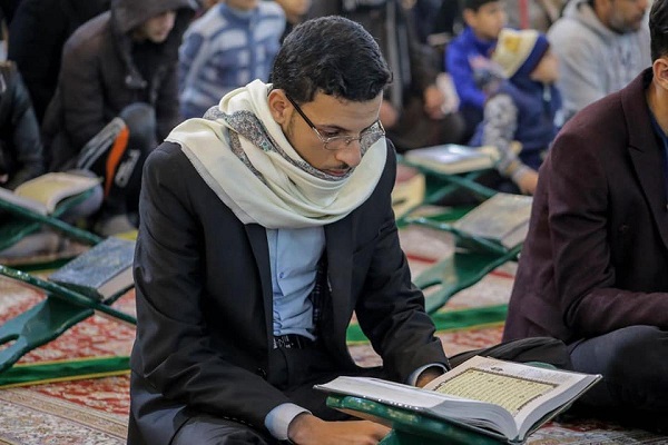 تلاوت مدیر رادیو قرآن ایران در محفل قرآنی آستان عباسی تلاوت مدیر رادیو قرآن ایران در محفل قرآنی آستان عباسی