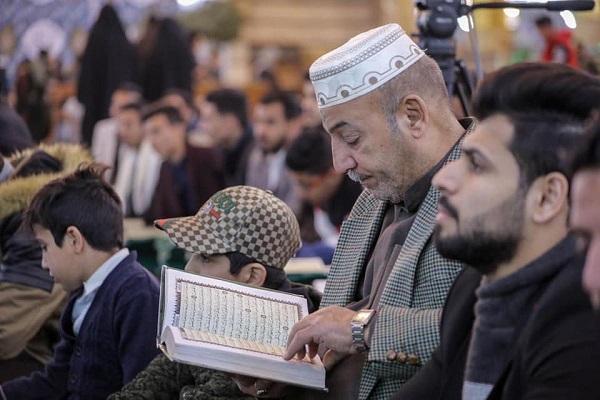 تلاوت مدیر رادیو قرآن ایران در محفل قرآنی آستان عباسی تلاوت مدیر رادیو قرآن ایران در محفل قرآنی آستان عباسی