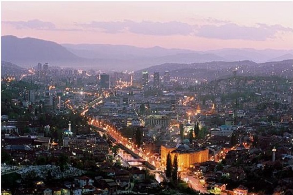 اغلب اسلام&zwnj;گرایان بوسنی ترک و عرب&zwnj; هستند