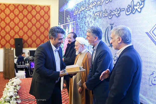 همایش تجلیل از خادمان قرآن نوروز////////////////تب و تاب دستگاههای قرآنی برای گرامیداشت چهل سالگی انقلاب / تجلیل از خادمان قرآن