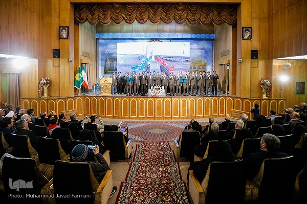 یادواره سوره های سرخ نوروز////////////////تب و تاب دستگاههای قرآنی برای گرامیداشت چهل سالگی انقلاب / تجلیل از خادمان قرآن