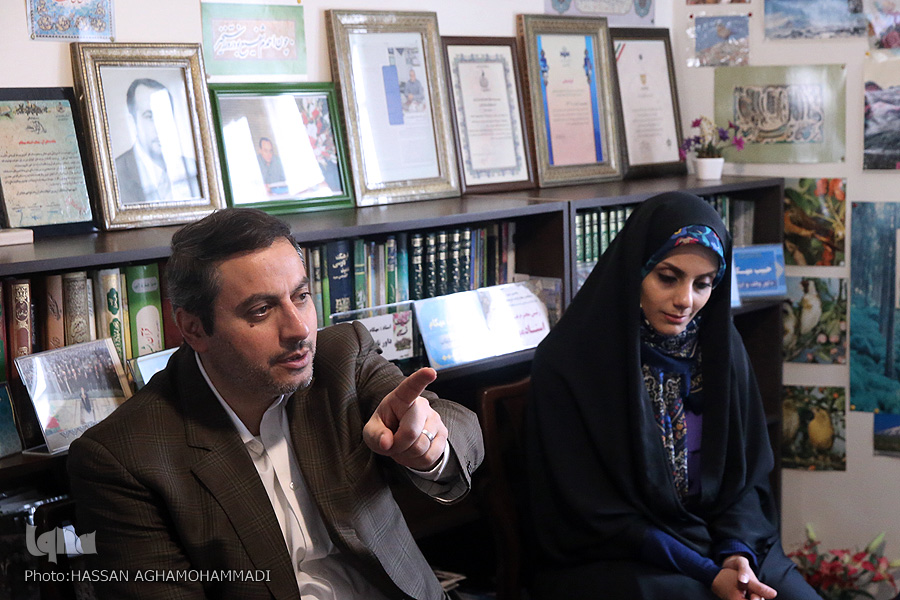 4 فروردین/// همنشین شعر و آیات الهی / روضه هایی که برای بیدارگری بود 4 فروردین/// همنشین شعر و آیات الهی / روضه هایی که برای بیدارگری بود