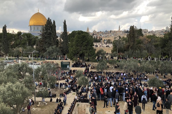 تصاویری از ورود فلسطینیان به مصلای &laquo;باب&zwnj;الرحمة&raquo; پس از 16 سال