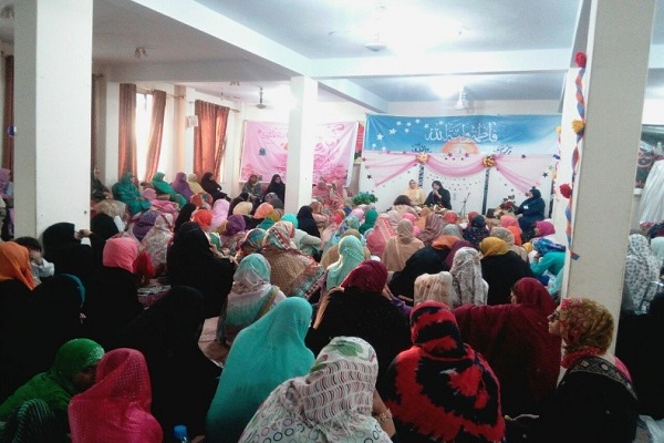 روز مادر در پاکستان از توسل جستن اهل تسنن تا برپایی سفره فاطمیه+عکس روز مادر در پاکستان از توسل جستن اهل تسنن تا برپایی سفره فاطمیه+عکس