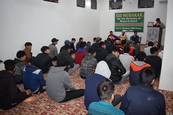 برگزاری جشن ولادت حضرت فاطمه (س) در 8 شهر هند برگزاری جشن ولادت حضرت فاطمه (س) در 8 شهر هند