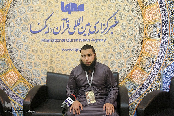 مسابقات قرآن کریم در ایران بزرگترین مسابقه قرآن در جهان اسلام است مسابقات قرآن کریم در ایران بزرگترین مسابقه قرآن در جهان اسلام است