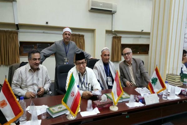 یادی از محمود الکرخی در کنار اساتید ایرانی یادی از محمود الکرخی در کنار اساتید ایرانی