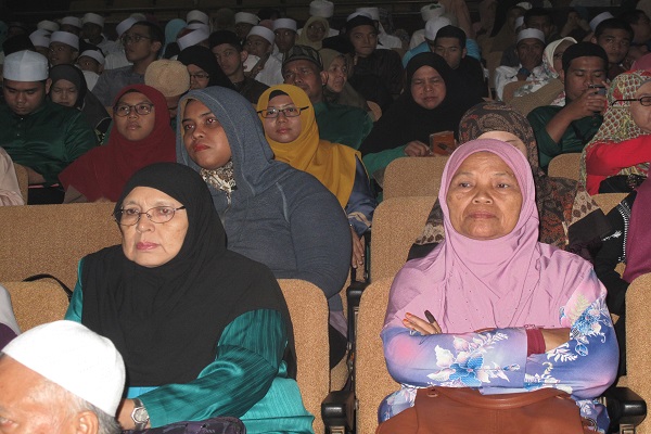 سومین شب بخش تلاوت مسابقات قرآن مالزی به روایت تصویر سومین شب بخش تلاوت مسابقات قرآن مالزی به روایت تصویر