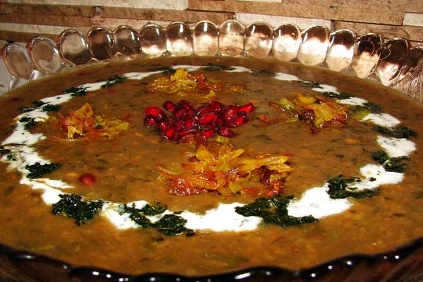 ختم قرآن در سی شب/ هالاو و کولیره رنگ سفره&zwnj;های افطار