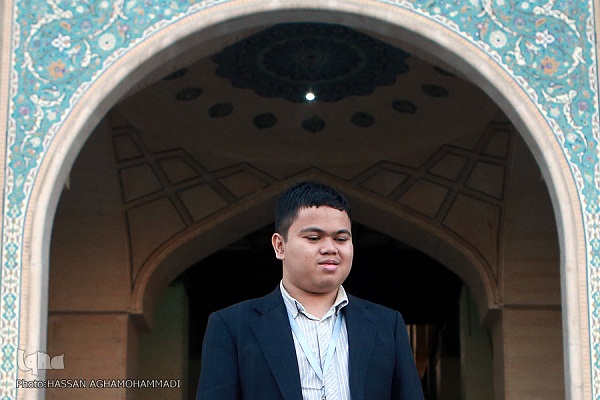 نوای موسیقی قرآن بر دل می&zwnj;نشنید - عکس؟؟