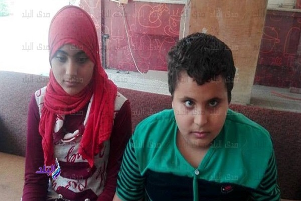 دوقلوهای روشندل مصری، حافظ ثلث قرآن کریم