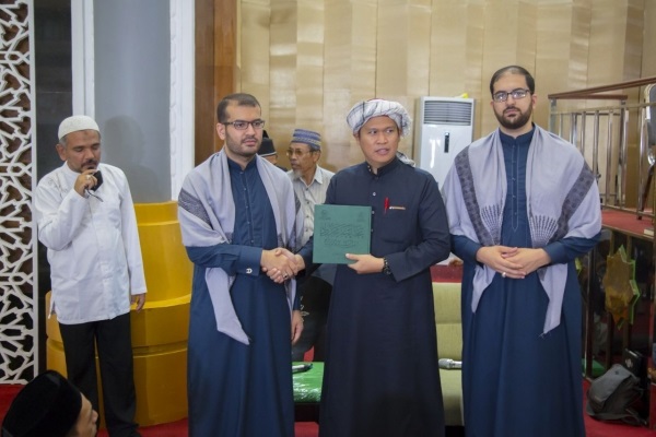 طنین تلاوت قاریان عراقی در جزیره «لومبوک» اندونزی + عکس طنین تلاوت قاریان عراقی در جزیره «لومبوک» اندونزی + عکس