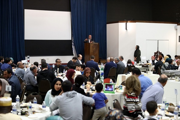 گردهمایی صدها نفر از مسلمانان شیکاگو در ضیافت افطار + عکس گردهمایی صدها نفر از مسلمانان شیکاگو در ضیافت افطار + عکس