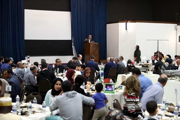 گردهمایی صدها نفر از مسلمانان شیکاگو در ضیافت افطار + عکس گردهمایی صدها نفر از مسلمانان شیکاگو در ضیافت افطار + عکس