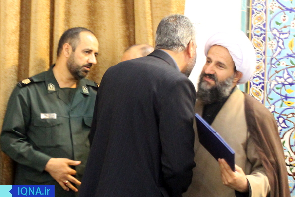 تجلیل از خانواده شهید و مبارز ضد صهیونیستی تجلیل از خانواده شهید و مبارز ضد صهیونیستی