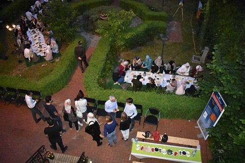 ضیافت افطار با طعم قرآن در برلین+عکس ضیافت افطار با طعم قرآن در برلین+عکس