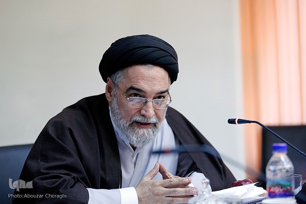 اهتمام ویژه مرحوم احمدی به پژوهش در علوم انسانی، پژوهشگری دقیق و کارآزموده بود