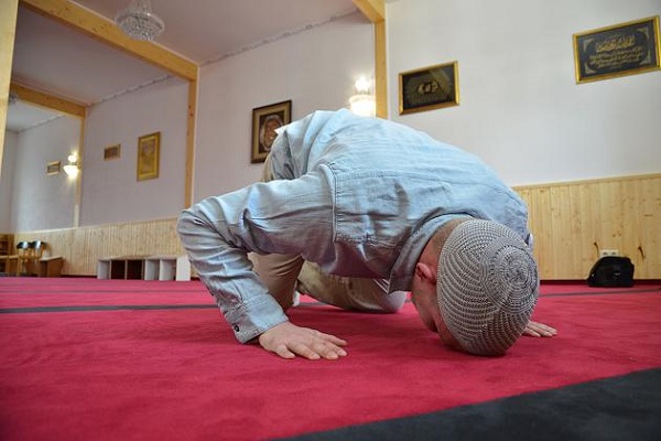 پسر 19 ساله آلمانی و روایت تشرف به اسلام پسر 19 ساله آلمانی و روایت تشرف به اسلام