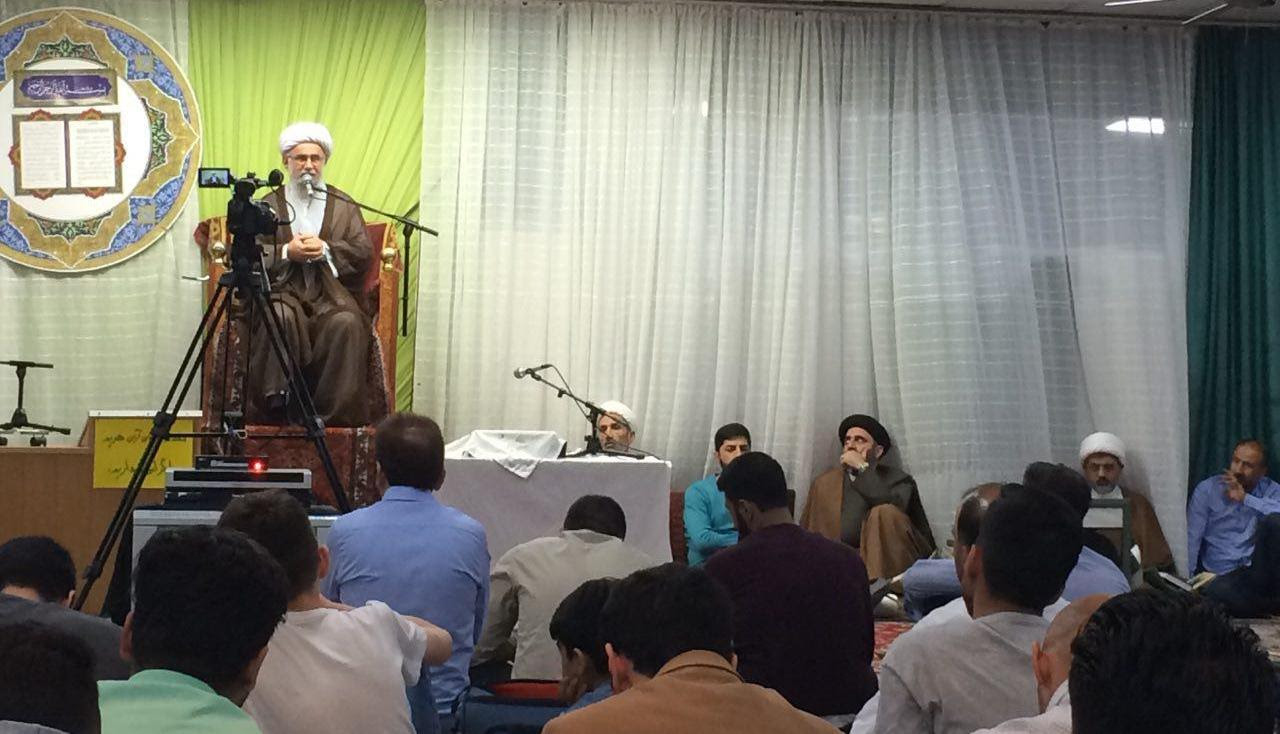 محفل انس با قرآن در مسجد «بلال» هامبورگ+عکس محفل انس با قرآن در مسجد «بلال» هامبورگ+عکس