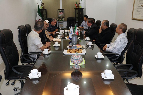 بازخوانی نامه امام علی(ع) در جمع مسیحیان فیلیپین/ اهدای نهجالبلاغه+عکس بازخوانی نامه امام علی(ع) در جمع مسیحیان فیلیپین/ اهدای نهجالبلاغه+عکس