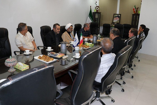 بازخوانی نامه امام علی(ع) در جمع مسیحیان فیلیپین/ اهدای نهجالبلاغه+عکس بازخوانی نامه امام علی(ع) در جمع مسیحیان فیلیپین/ اهدای نهجالبلاغه+عکس