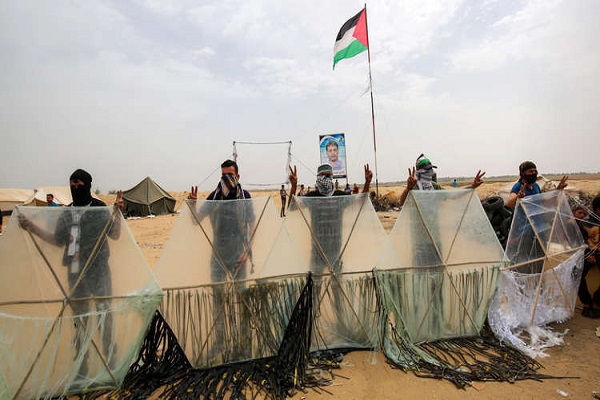 اجرای قوانین جنگی در مورد پرواز دهندگان بادبادکهای آتشزا اجرای قوانین جنگی در مورد پرواز دهندگان بادبادکهای آتشزا