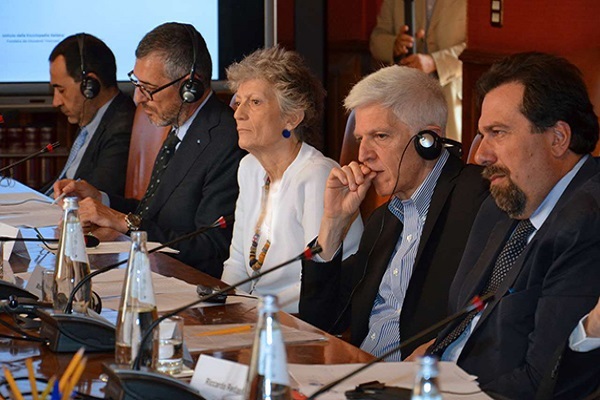 پایان نشست ایران و ایتالیا در رم/ تفسیر عقلانی از دین؛ راه برونرفت از افراطگرایی پایان نشست ایران و ایتالیا در رم/ تفسیر عقلانی از دین؛ راه برونرفت از افراطگرایی