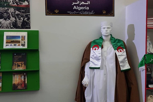 گذری بر حضور الجزایر در نمایشگاه تهران/ غرفه بین&zwnj;المللی که فعالیت قرآنی ندارند