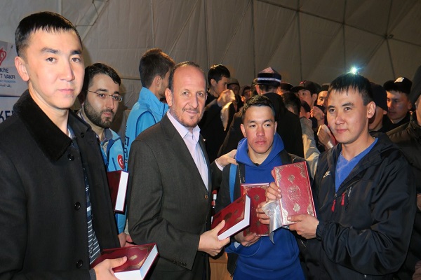 توزیع قرآن کریم به زبان قزاقی در آستانه توزیع قرآن کریم به زبان قزاقی در آستانه