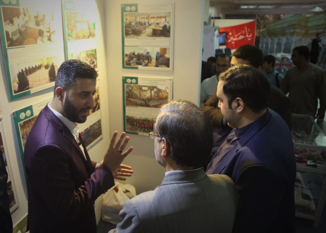 پیوند کلام وحی با اهل بیت در غرفه دارالقرآن حسینی