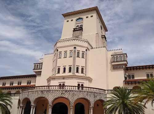 فراموشی دیدگاه&zwnj; قرآن در تفسیر مسائل با تأثیرپذیری از غرب