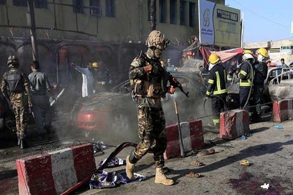 بیش از 10 کشته حاصل حمله انتحاری در جلال آباد افغانستان بیش از 10 کشته حاصل حمله انتحاری در جلال آباد افغانستان