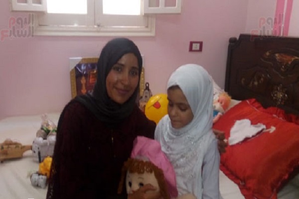 کودک روشندل مصری در هفت سالگی حافظ قرآن شد کودک روشندل مصری در هفت سالگی حافظ قرآن شد