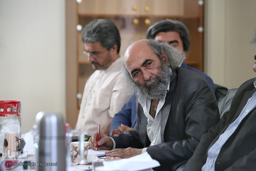 اگر به جزئیات پاسخ دهیم، در تمدن جدید استحاله می&zwnj;شویم/ ما را با استدلال سرگرم کرده&zwnj;اند تا جرئت سخن را بگیرند