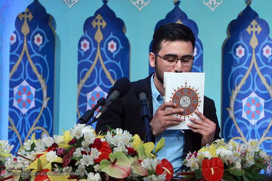ادامه مرحله نهایی مسابقات بینالمللی قرآن دانشجویان / رقابت فشرده در فینال ادامه مرحله نهایی مسابقات بینالمللی قرآن دانشجویان / رقابت فشرده در فینال