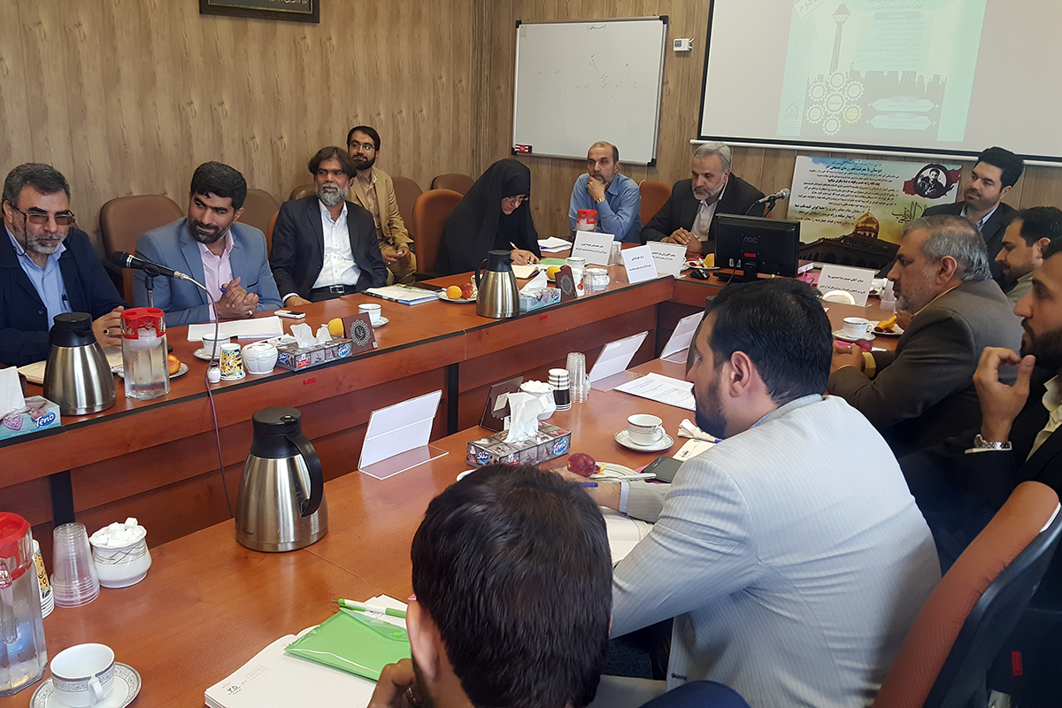 فرصتها و چالشهای فعالیتهای قرآنی سپاه بررسی شد فرصتها و چالشهای فعالیتهای قرآنی سپاه بررسی شد