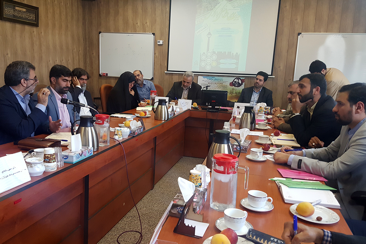 فرصتها و چالشهای فعالیتهای قرآنی سپاه بررسی شد فرصتها و چالشهای فعالیتهای قرآنی سپاه بررسی شد